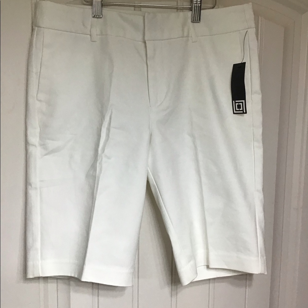 Liz Claiborne White Bermuda Shorts “EMMA”